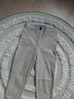 Vzorované kalhoty Zara - 3