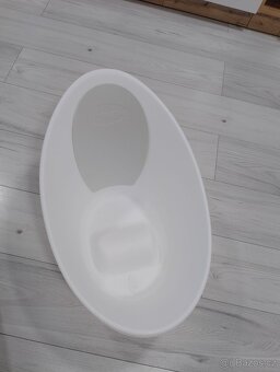 Vanička Shnuggle bílá/šedá opěrka - 3