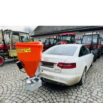 komunální sypač na tažné zařízení - 3