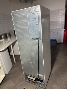 SAMSUNG kombinovaná lednice s mrazákem - bílá volně stojící - 3