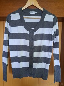 Balík dámského oblečení vel. M (14 kusů) - 3