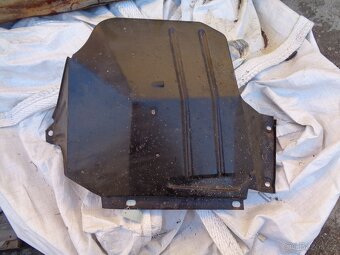 Škoda 120 130 Rapid nový plech pod motor original - 3