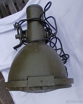 Divadelní reflektor - 3