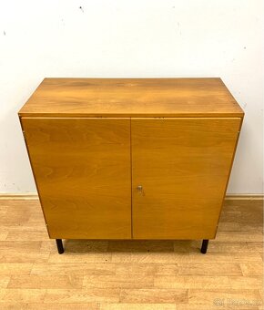 Retro komoda 60. léta —. - 3