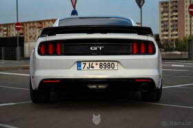 Zapůjčení Ford Mustang V8 5.0 - 3