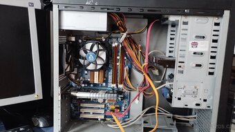 Stolní PC + NTB, na díly nebo komplet - vše cena dohodou - 3