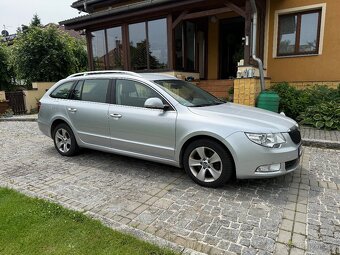 ŠKODA SUPERB KOMBI 2011 2.0TDI AMBITION - 3