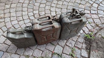 Plechové kanystry 2x 20l, 1x 10l - 3