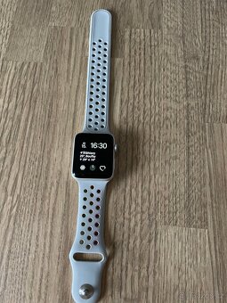 Apple Watch série 3 42mm hliník - 3