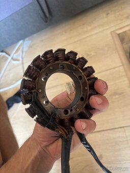 Stator alternatoru na Honda CBR 929RR a 954RR Fireblade. - 3