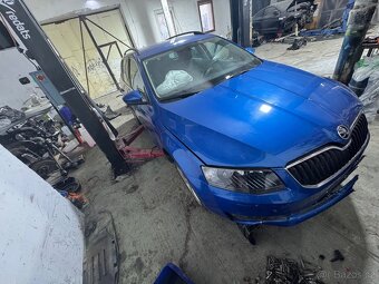 Vůz na náhradní díly Škoda Octavia 3 kombi r.v. 2016 modra m - 3
