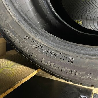 Zimní pneu 235/45 R18 98V Nokian 5mm - 3