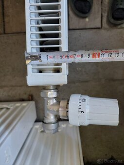 4x deskovy radiator + drzaky + termoventily - 3