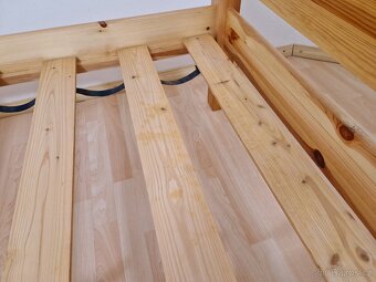 Jednolůžková dřevěná postel - 3