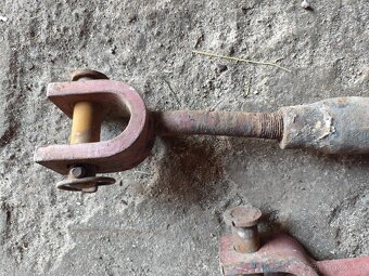 Pevný sloupek hydrauliky Zetor - 3