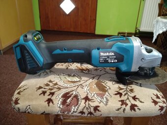 Aku. úhlová bruska Makita - 3