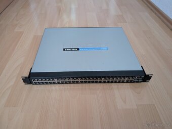 Cisco Linksys SRW248G4 48p managed switch + 4x Gbit - 2 ks - 3