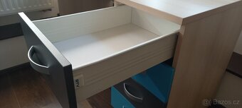 Prodám psací stůl se šuplíky - 3
