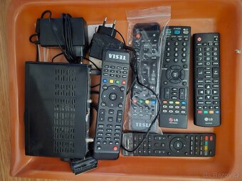 TV sencor SLE 22f55M4 funkční+setbox - 3