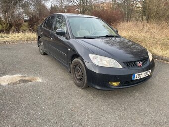 Honda Civic 7g sedan - 3