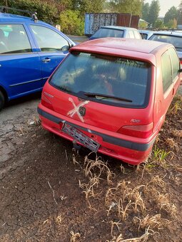 náhradní díly - Peugeot 106 - 1.2 - červený - rok 2001 - taž - 3