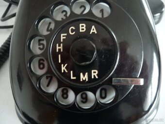 Starý telefon Tesla T65S - 3