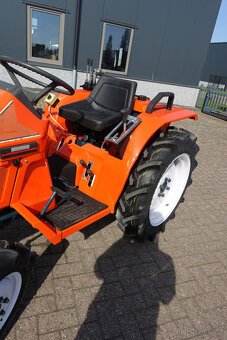 Traktor Kubota Bulltra B1-17 4wd - 3
