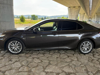 Toyota Camry - 3