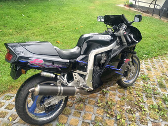 Suzuki GSX-R 1100 - 3