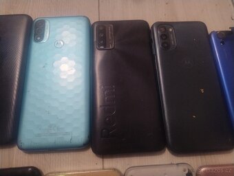 TELEFONY na ND 10ks Samsung, Moto, Redmi - 3