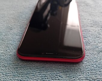 iPhone 11 256GB Červená - 3