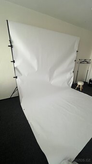 Konstrukce pro uchycení fotografického pozadí 3m - 3