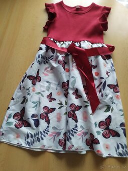 Dívčí šatičky vel. 130 - 3