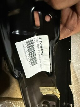 Pravy predni blatnik BMW E30 coupe - 3