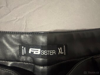 Koženkové dámské kalhoty - 3