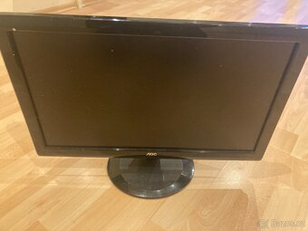 Stolní počítač a Monitor 22" - 3