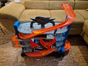 Hot wheels garáž - 3