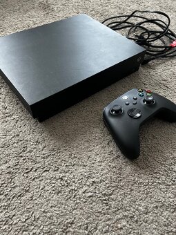 Microsoft Xbox One X 1TB - 3