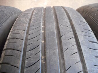 215/60R16 95V - 3