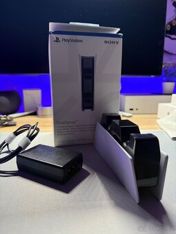 PLAYSTATION DUALSENSE CHARGER - 3