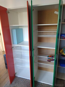 Skříně IKEA zelená a červená - 3