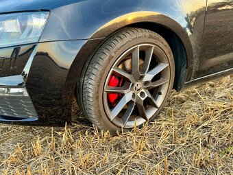 Škoda Octavia 3 RS 2.0 TDI 135kW Challenge - 3