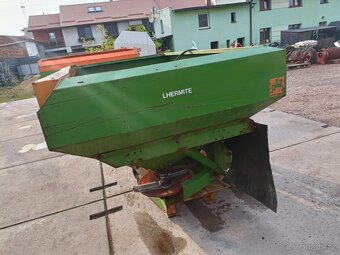 1500L Rozmetadlo AMAZONE ZA-U 1500 (hydraulické ovládání) - 3