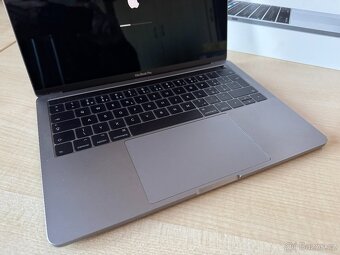 Apple MacBook Pro 13", 2017,Touchbar, I5, 8Gb RAM, 256Gb SS - 3