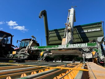 Vykladač z pod vagona do kamionu/sila RVM-180 - 3