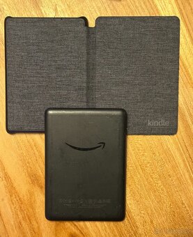 Čtečka knih Amazon Kindle 10. gen 8GB černá + obal - 3