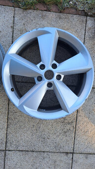 Prodám 2x kolo z lehké slitiny GOLUS 18" pro OCTAVIA III - 3