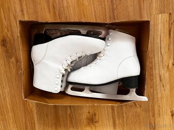 Dámské lední brusle Acra vel.42 - 3