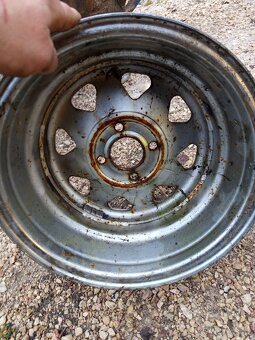 Prodám náhradní díly škoda 120l - 3