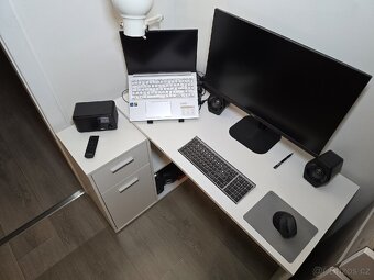 Rezervováno # Malý kancelářský stolek# PC stůl - 3